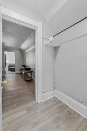 Interior - King Bed · 2 TVs · Fast Wifi · Pet Friendly! (Cleveland)