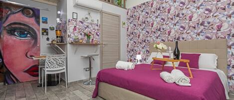 2 bedrooms, desk, iron/ironing board, WiFi