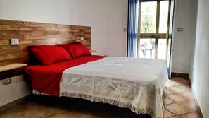 4 chambres, fer et planche à repasser, Wi-Fi, draps fournis