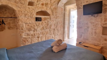 4 habitaciones, tabla de planchar con plancha, wifi y ropa de cama