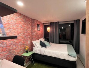 1 chambre, fer et planche à repasser, Wi-Fi, draps fournis