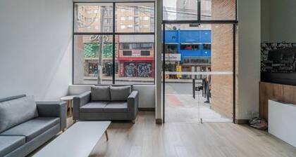Charming 1-bedroom condo in wonderful Bogotá with fitness room and heat pool
