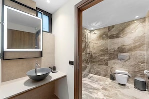 Amenidades de baño ecológicas, secadora de cabello, toallas, jabón