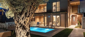 Suite Elaia with pool and garden next to Heraklion by Kalles Homes & Suites