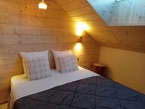 2 soverom, strykejern/-brett, wi-fi og sengetøy