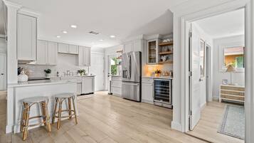 Tủ lạnh, lò vi sóng, lò nướng, bếp nấu