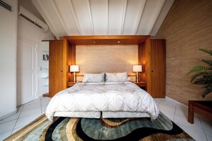 2 bedrooms, iron/ironing board, internet, bed sheets