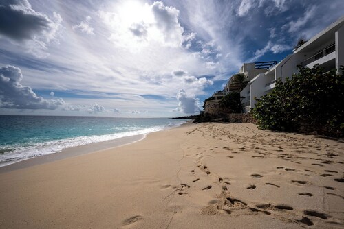 2BR PENTHOUSE in Cupecoy- Gorgeous Sunset Views!