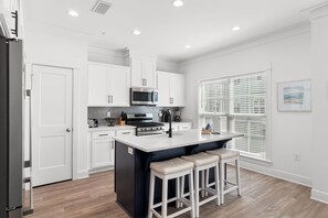 Maison, plusieurs lits (The Peach at the Beach at Summer Salt) | Cuisine privée