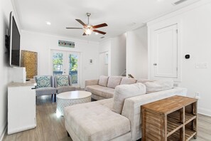 Talo, useita sänkyjä (The Peach at the Beach at Summer Salt) | Oleskelualue