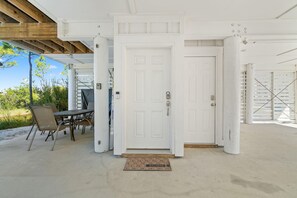 House, Multiple Beds (The Peach at the Beach at Summer Salt) | Outdoor dining