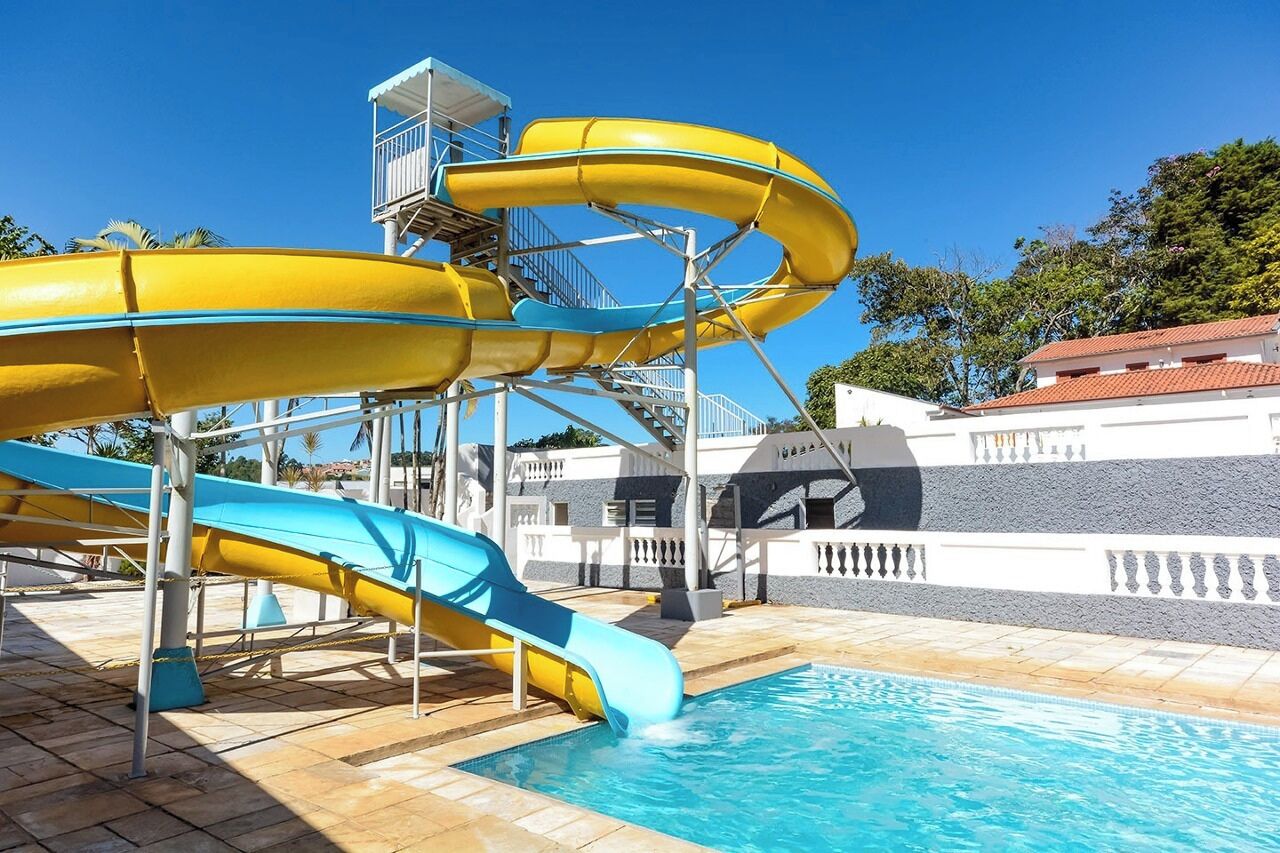 Indoor pool, 2 outdoor pools, pool umbrellas, pool loungers