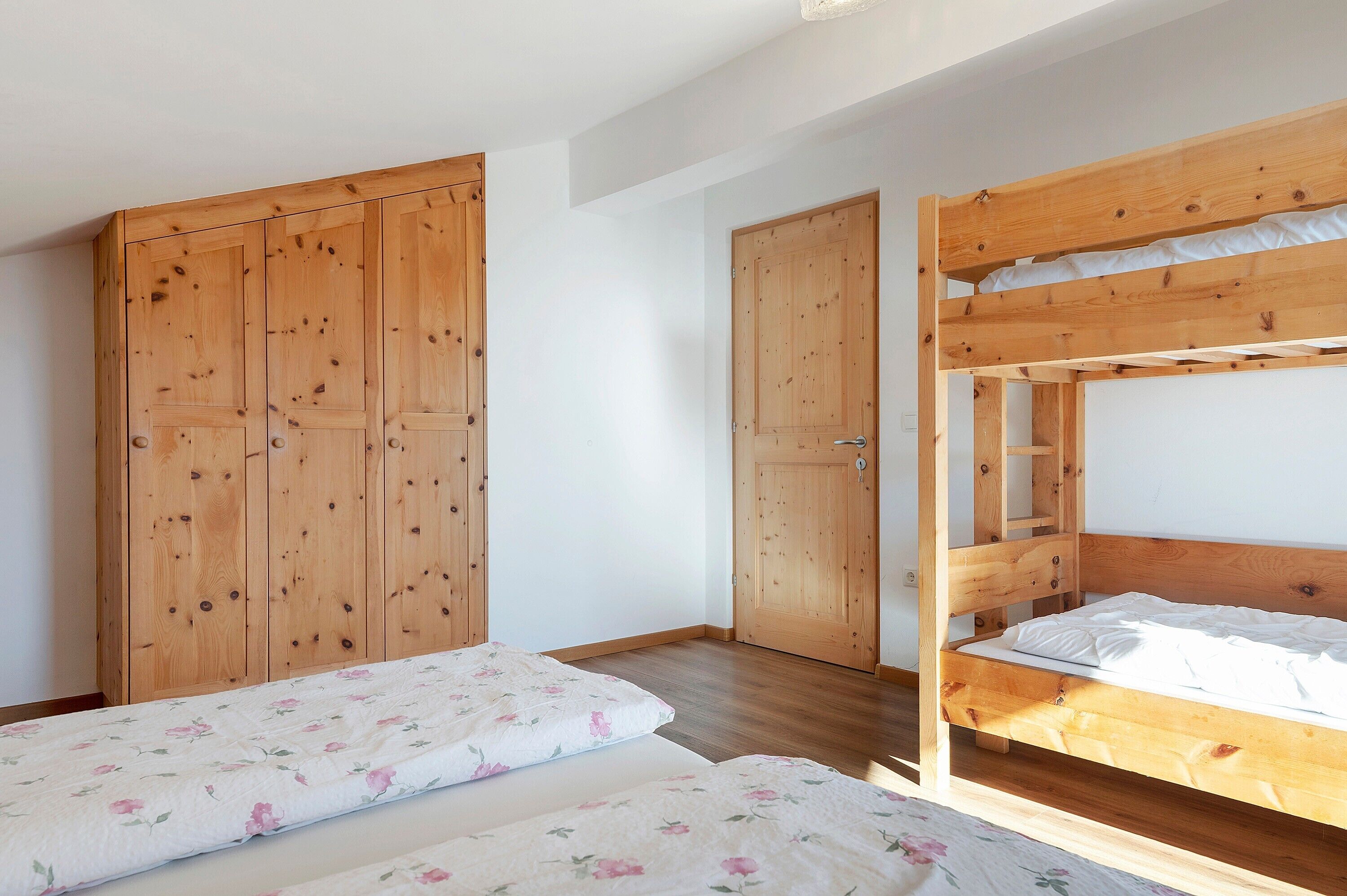 3 bedrooms, WiFi, bed sheets