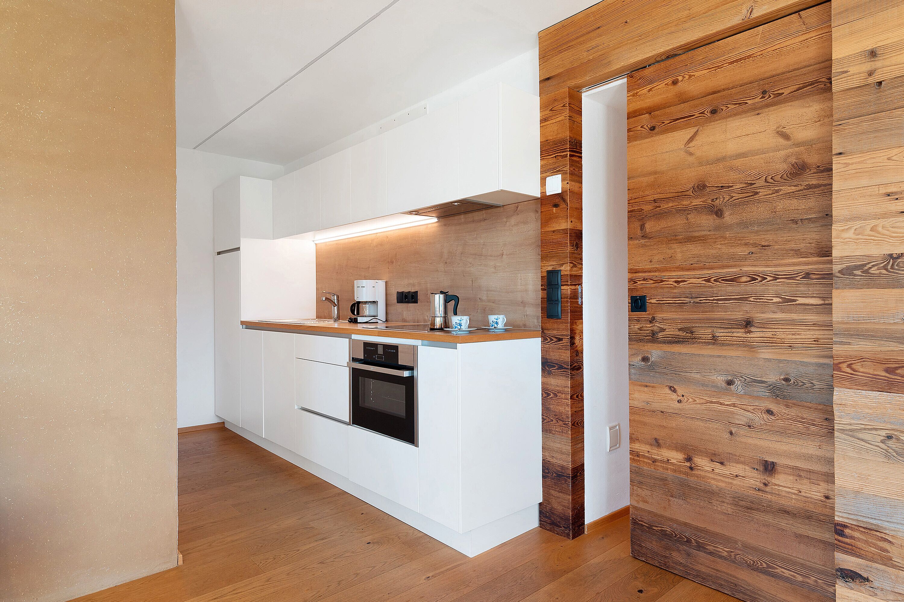 Refrigerador, horno, placa de cocina, lavavajillas