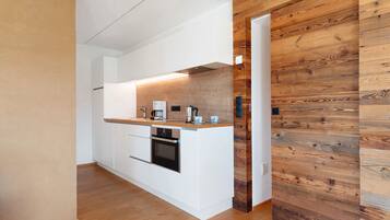 Refrigerador, horno, placa de cocina, lavavajillas