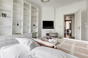 3 chambres, bureau, fer et planche à repasser, Wi-Fi gratuit