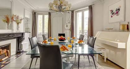 NEW: Stunning Luxury 3BR in Champs-Elysees
