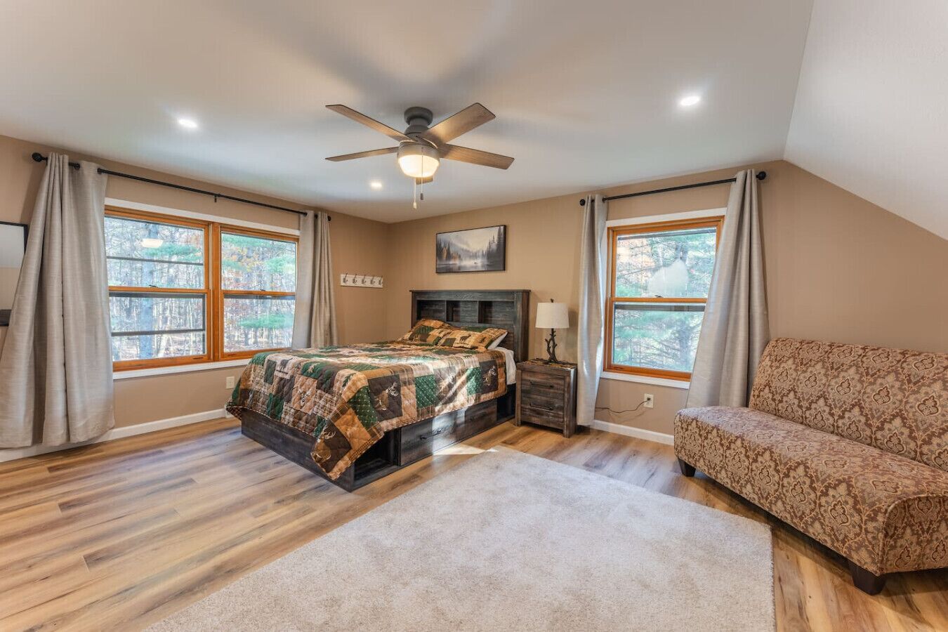 4 bedrooms, WiFi, bed sheets