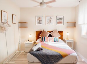 1 bedroom, desk, free WiFi, bed sheets - Cozy apartment equipped and subway within walking distance (Madrid)
