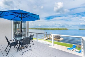 Outdoor dining - Club 205 At Bayview (Fort Myers Beach)