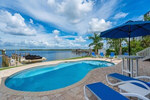 Ferienhaus, Mehrere Betten (Club 205 At Bayview) | Pool