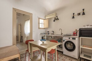 Apartment, 1 Bedroom | Private kitchen | Electric kettle, toaster