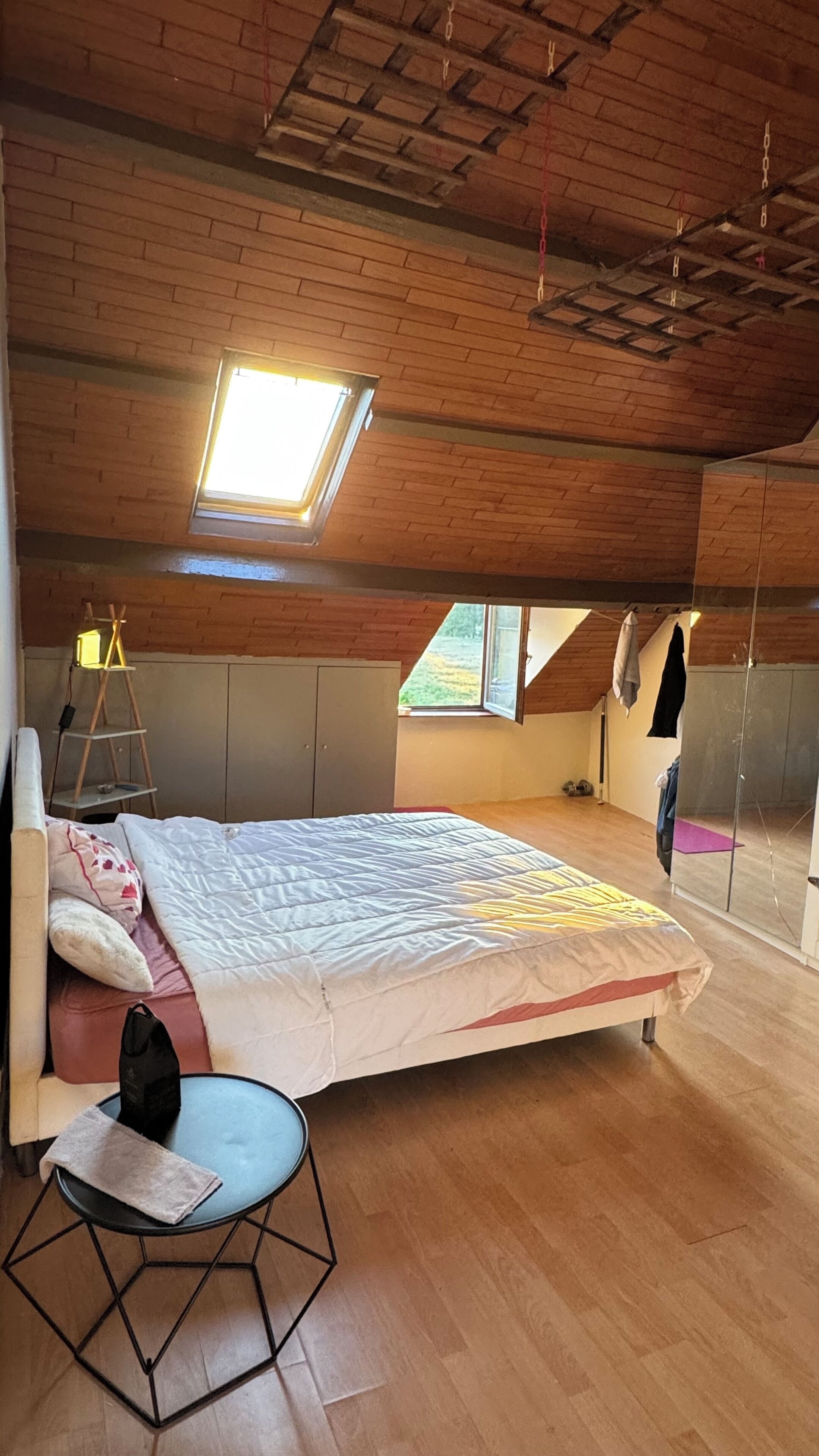 2 makuuhuonetta, silitysrauta/-lauta, vauvan matkasänky, ilmainen Wi-Fi