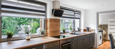 Fridge, microwave, oven, stovetop