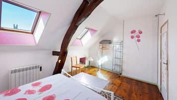2 bedrooms, bed sheets