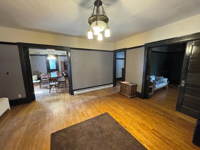 Sportsman's Paradise - Stutsman County Hunting and Fishing Lodge - Dog Friendly