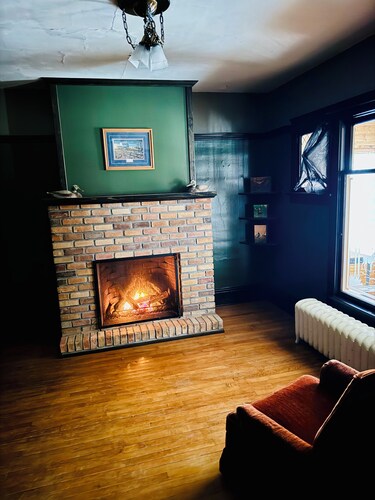 Sportsman's Paradise - Stutsman County Hunting and Fishing Lodge - Dog Friendly