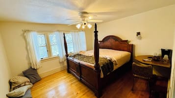 3 bedrooms, bed sheets