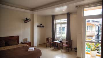 Hypo-allergenic bedding, desk, laptop workspace, free WiFi