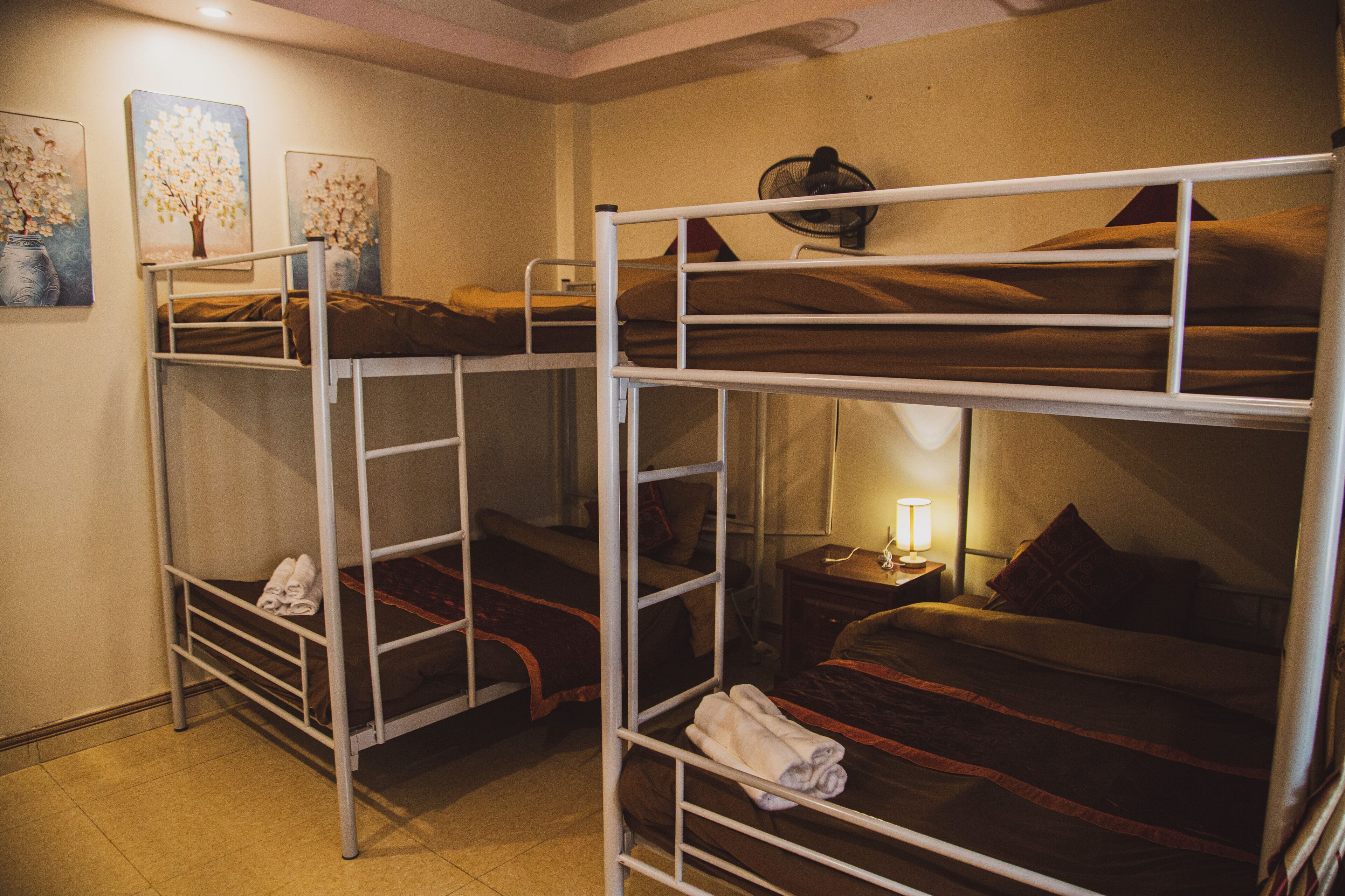 Roba de llit hipoal·lergògena i escriptori 