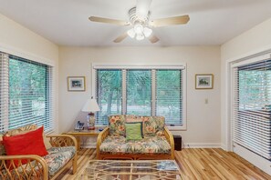 تلفزيون، مكتب