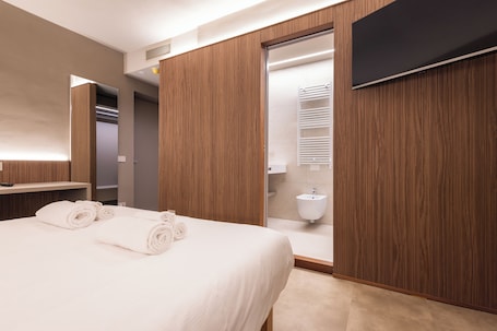 Classic Triple Room | Free WiFi, bed sheets. Aima Boutique Rooms