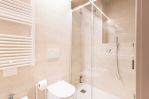 Superior Double Room | Bathroom