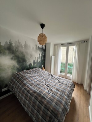 2 Schlafzimmer, Bügeleisen/Bügelbrett
