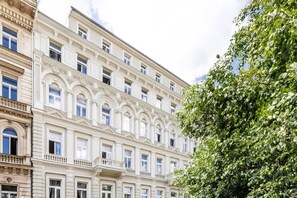 Exterior - TurnKey | W Apartment II by Wenceslas square (Praha 1)
