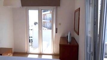 1 chambre, fer et planche Ă repasser, Wi-Fi, draps fournis