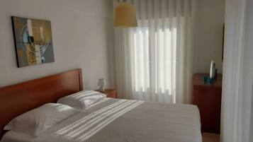 1 makuuhuone, silitysrauta/-lauta, Wi-Fi, vuodevaatteet