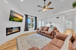 TV, peis, fotballspill og bordtennis