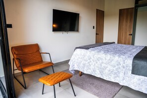 Iron/ironing board, internet, bed sheets
