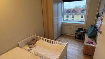 2 Schlafzimmer, BĂŒgeleisen/BĂŒgelbrett, WLAN, BettwĂ€sche
