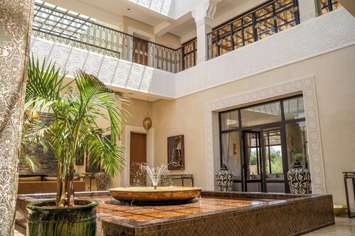 Majestic Luxury Villa 12 Bedrooms 30 people