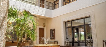 Majestic Luxury Villa 12 Bedrooms 30 people