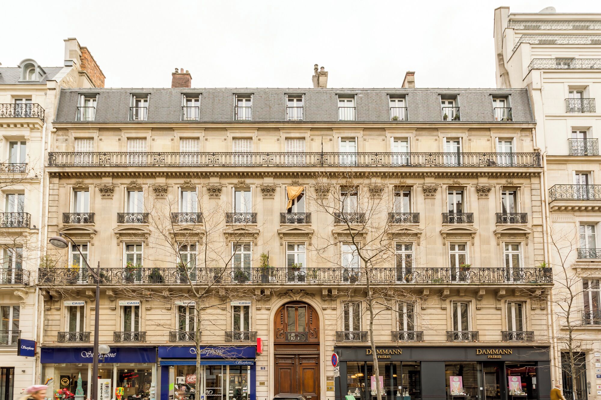 Mặt tiền nơi lưu trú