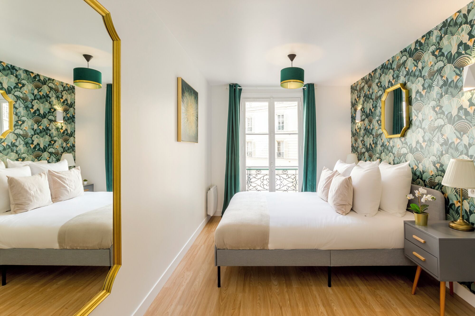 아파트, 마당 전망 | 저자  극성 침구, 필로우탑 침대, 객실 내 금고, 각각 다른 스타일의 인테리어