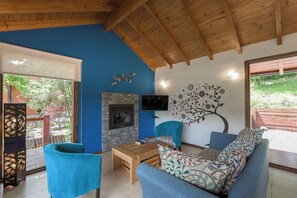 Smart TV, fireplace, video games, table football - Cozy house for 6 people in a beautiful native Patagonian forest (Villa La Angostura)