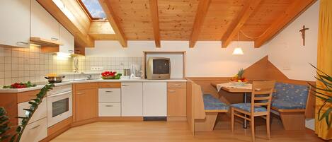 Réfrigérateur, four, plaque de cuisson, lave-vaisselle